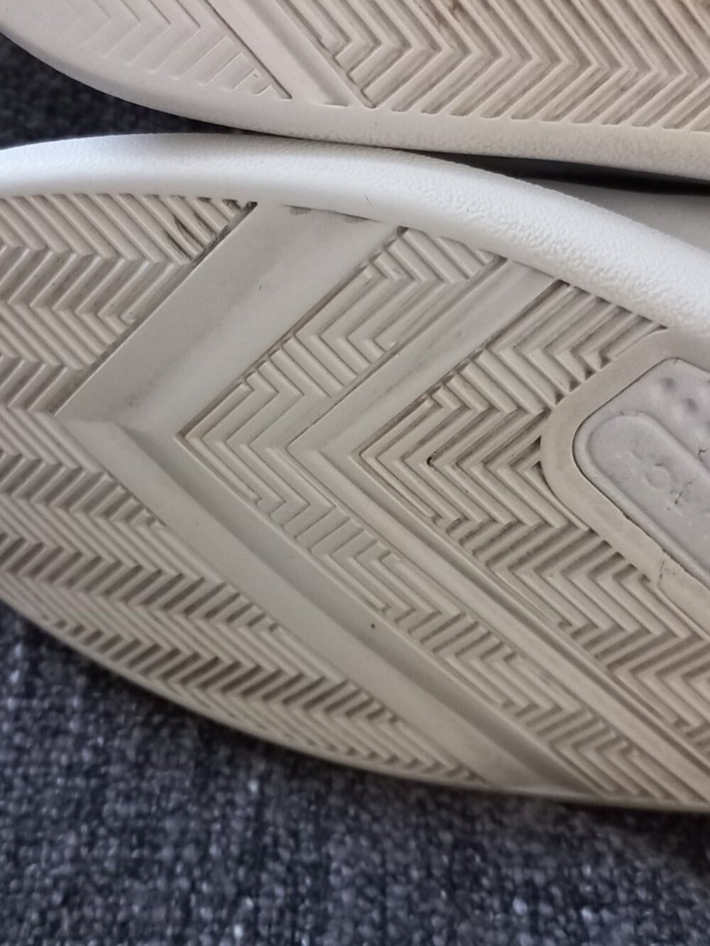 TORY BURCH  9.5M Howell Court Low Top Lace Up Sneaker In Titanium White - Picture 14 of 16